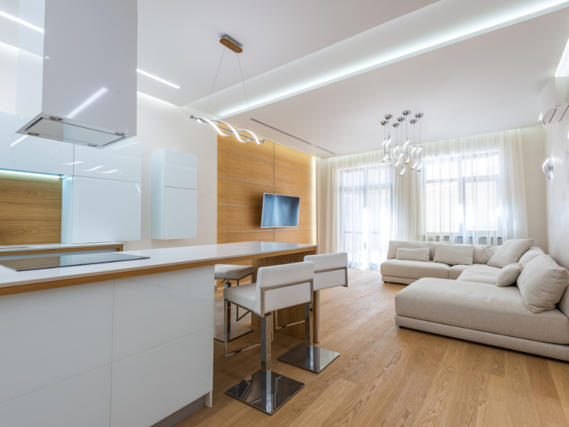 Cuidados essenciais em lares com idosos e visitantes frequentes